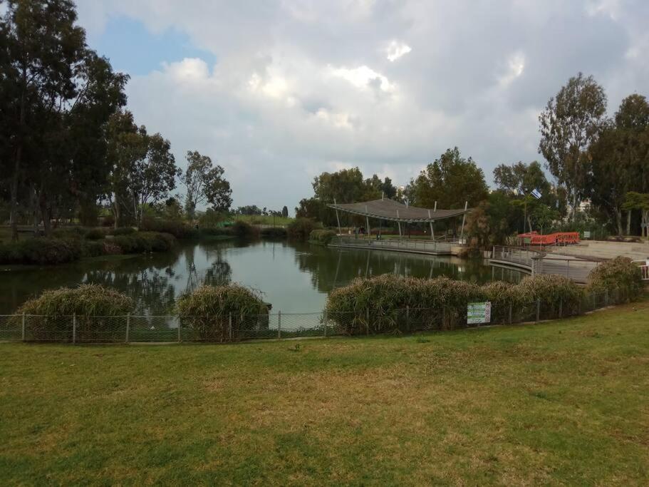 Studio In Herzliya, Near Idc & Park Exterior photo